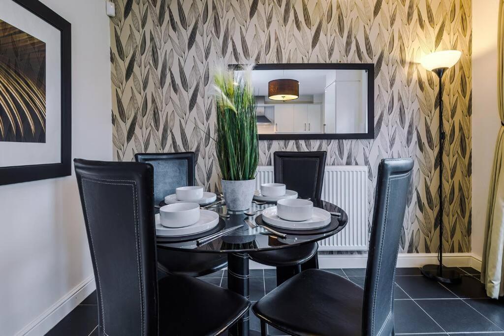 Stylish Townhouse Chester City Centre With Parking Bagian luar foto