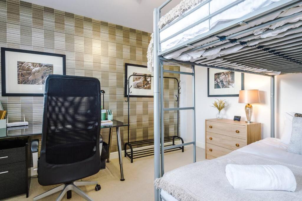 Stylish Townhouse Chester City Centre With Parking Bagian luar foto