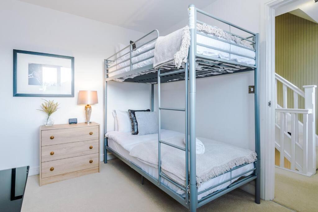 Stylish Townhouse Chester City Centre With Parking Bagian luar foto