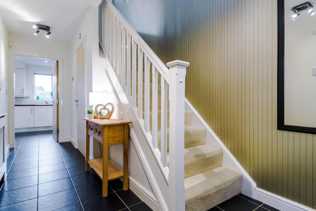 Stylish Townhouse Chester City Centre With Parking Bagian luar foto