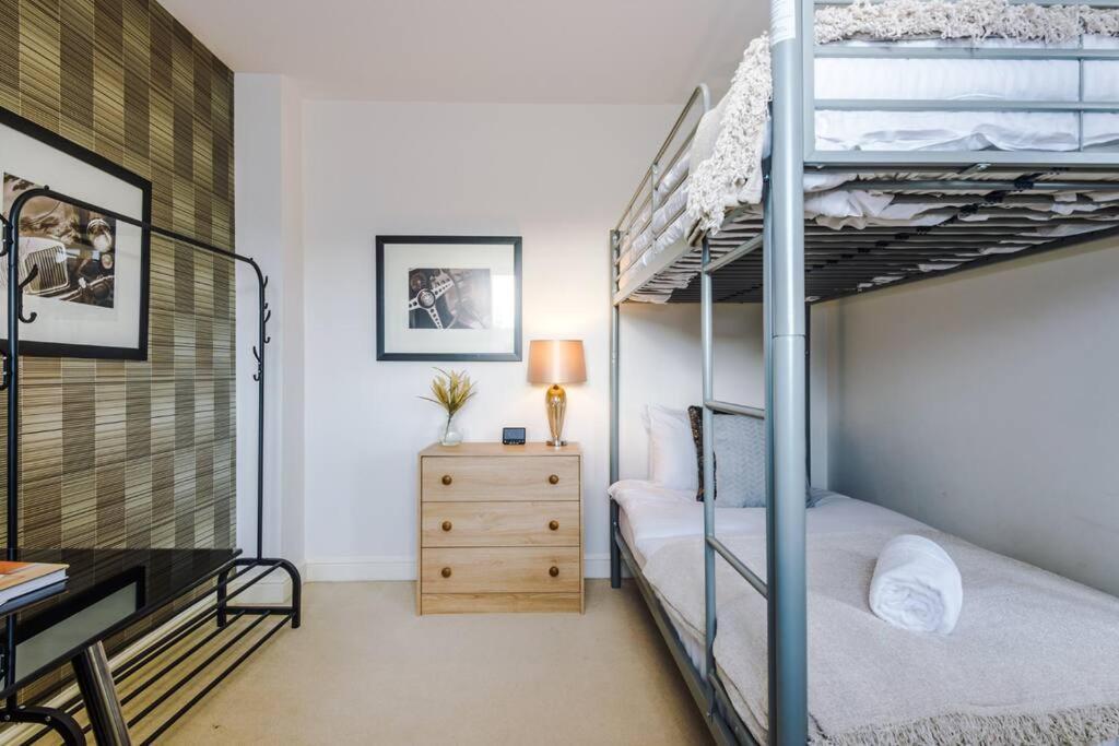 Stylish Townhouse Chester City Centre With Parking Bagian luar foto