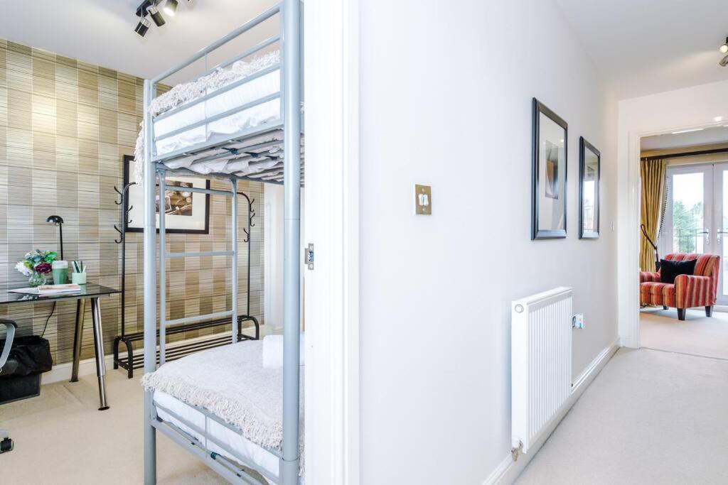 Stylish Townhouse Chester City Centre With Parking Bagian luar foto